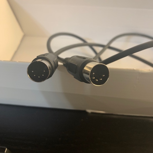 Emagic mt4 portable MIDI interface - Picture 4 of 7